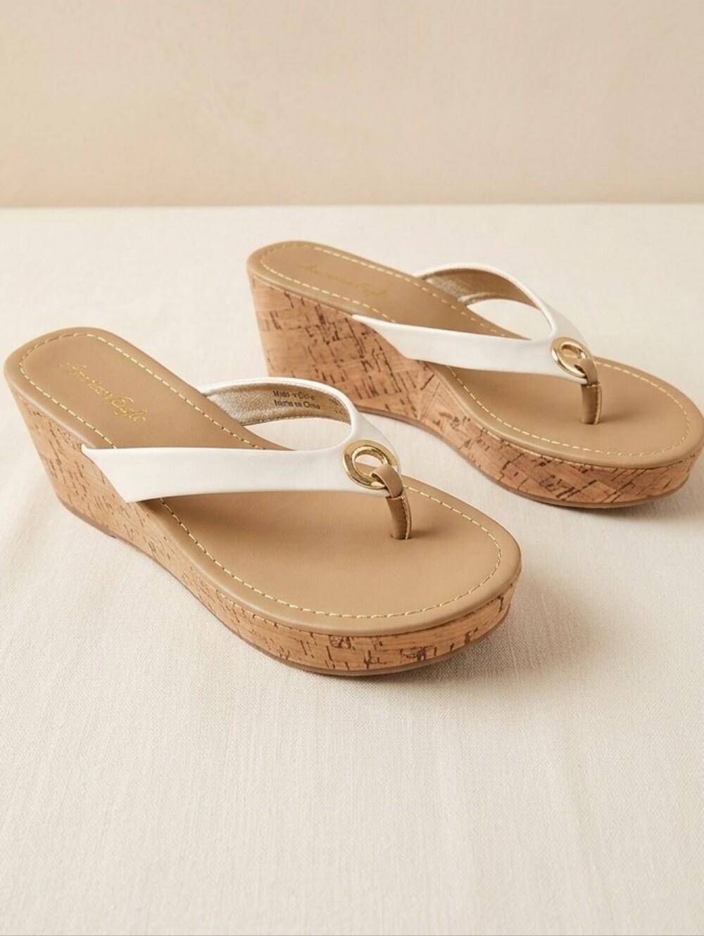 American Eagle Cork Wedge Sandals White Thong Gold Ring Y2K Slide 7.5